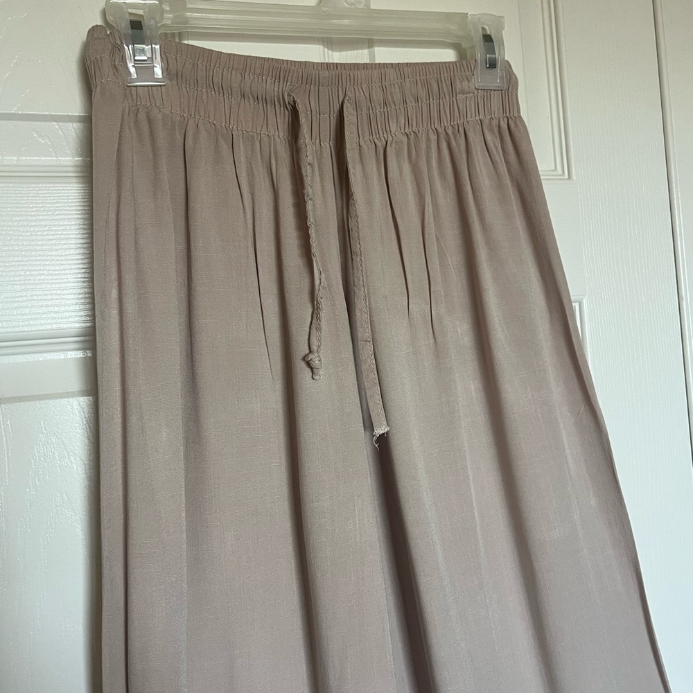 Chic Wide-Leg Tan Pallazo style Pants - Picture 6 of 7